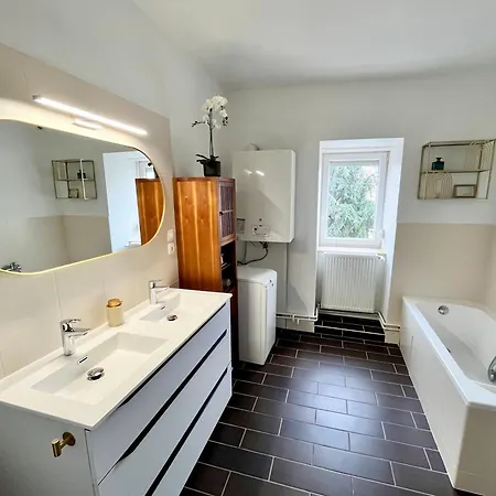 Family-friendly Duplex - Near Center - Free Parking - Wifi アパート コルマール