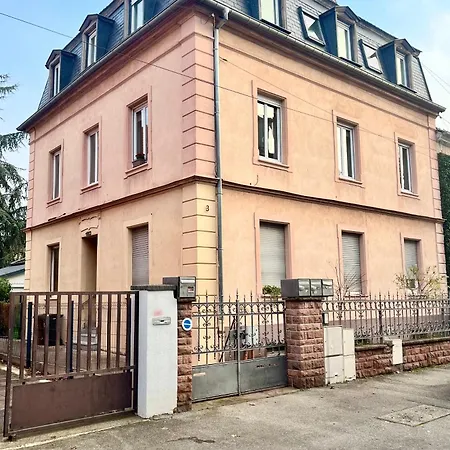 Family-friendly Duplex - Near Center - Free Parking - Wifi アパート